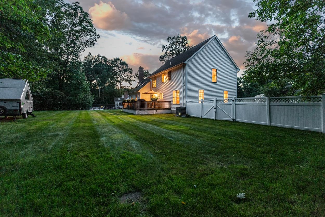 9 Equestrian Road Salem, NH 03079 - Photo 8 of 40