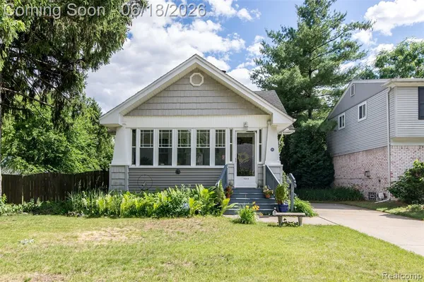 $425,000 | 140 East Lawrence Avenue, Royal Oak, MI 48073