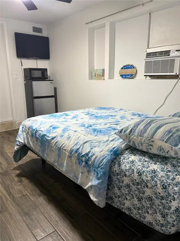 $1,200 | 2315 Cleveland Street, Hollywood, FL 33020