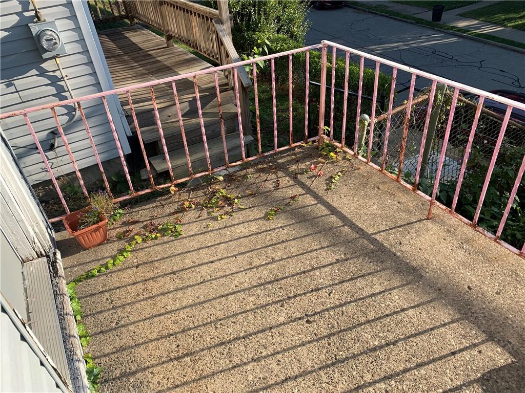 725 Clarissa Street Pittsburgh, PA 15219 - Photo 4 of 14 a view of wooden balcony