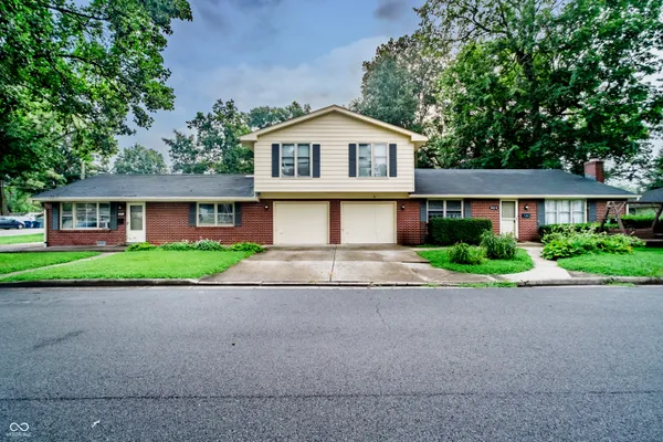 $325,000 | 2701 East 8th Street, Anderson, IN 46012