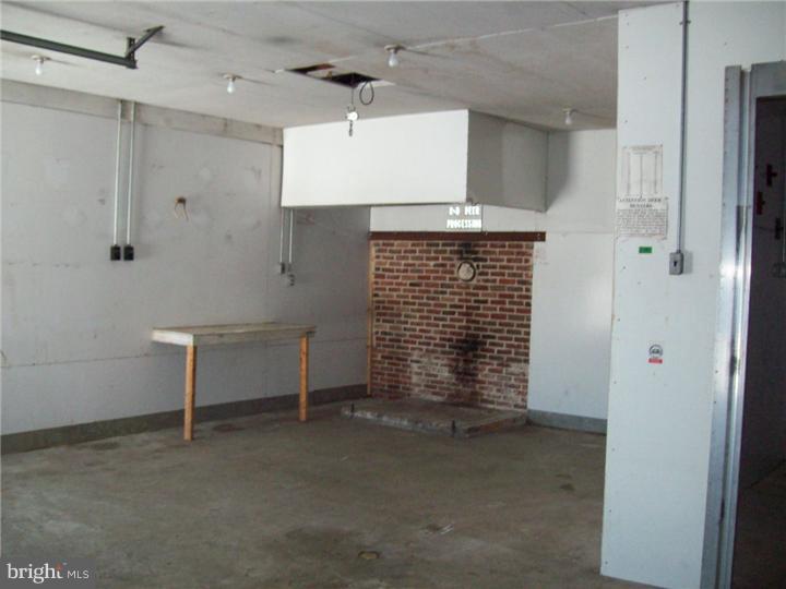 909 Ridgeway Road Birdsboro, PA 19508 - Photo 11 of 20 Garage