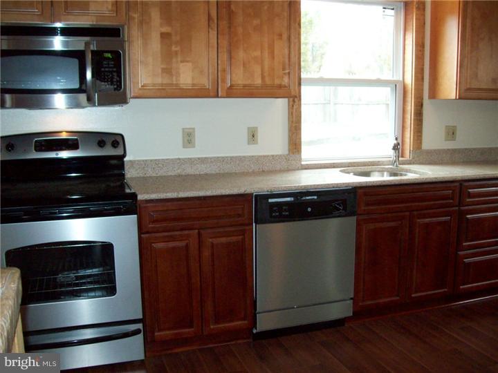 909 Ridgeway Road Birdsboro, PA 19508 - Photo 7 of 20 Kitchen