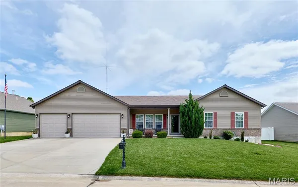 $379,900 | 261 Rockport Drive, Troy, MO 63379