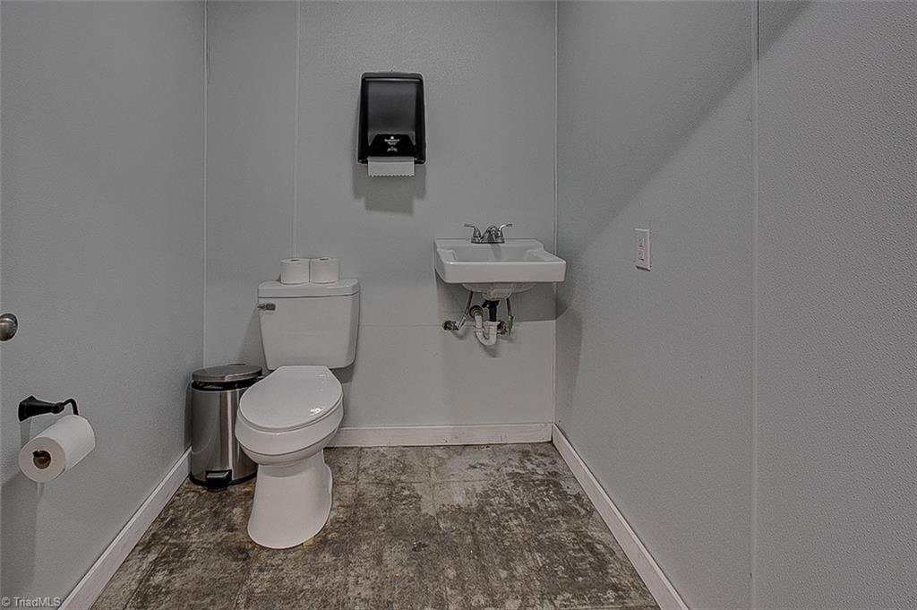 174 Lewallen Road Asheboro, NC 27205 - Photo 12 of 23 Restroom