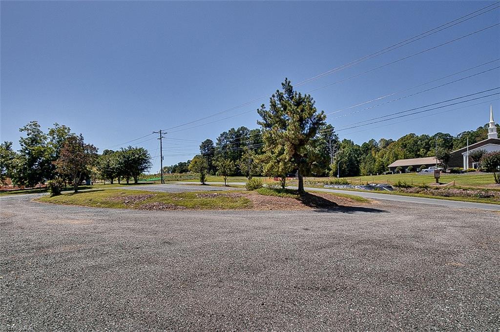 Parking area/Circle drive