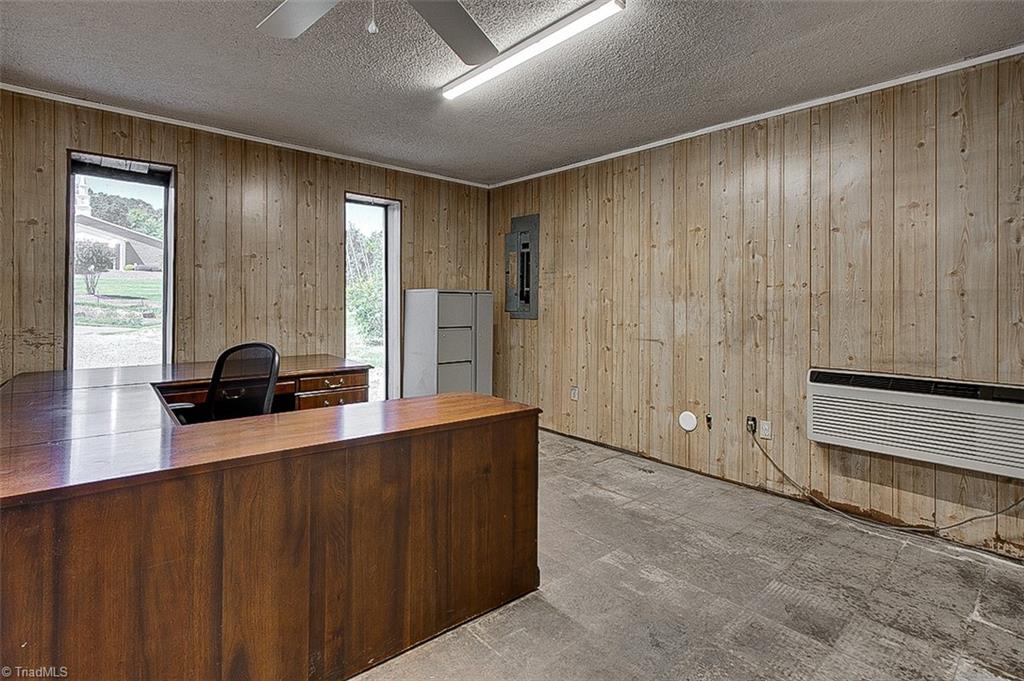 174 Lewallen Road Asheboro, NC 27205 - Photo 8 of 23 Front office