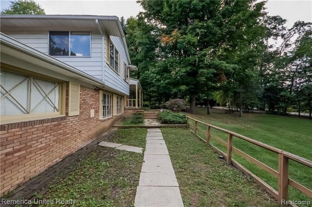 36203 Paddleford Road Farmington Hills, MI 48331 - Photo 34 of 42
