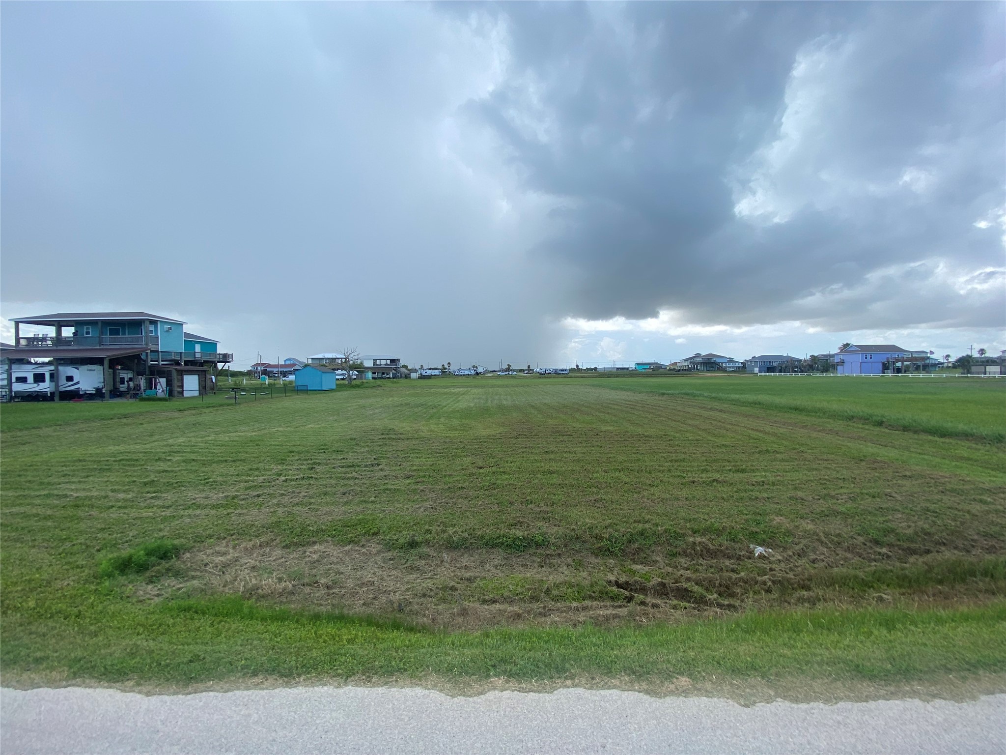 1245 Cloon Street Crystal Beach, TX 77650 - Photo 2 of 3 a view of an ocean