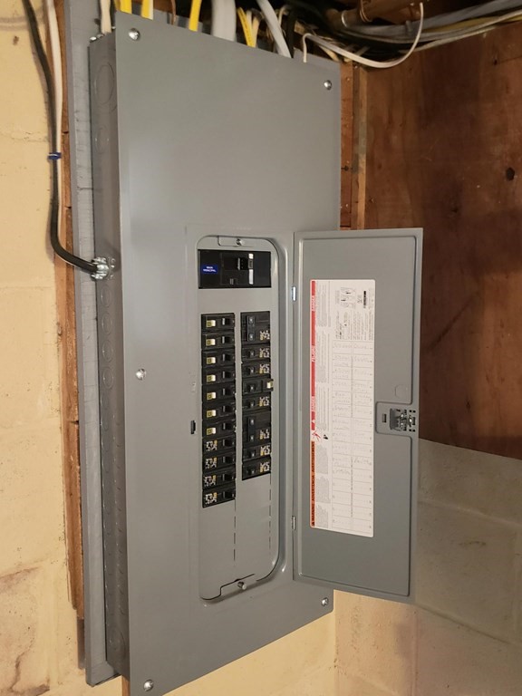 18 Harvard Road Dennis, MA 02639 - Photo 26 of 32 a view of walk in closet