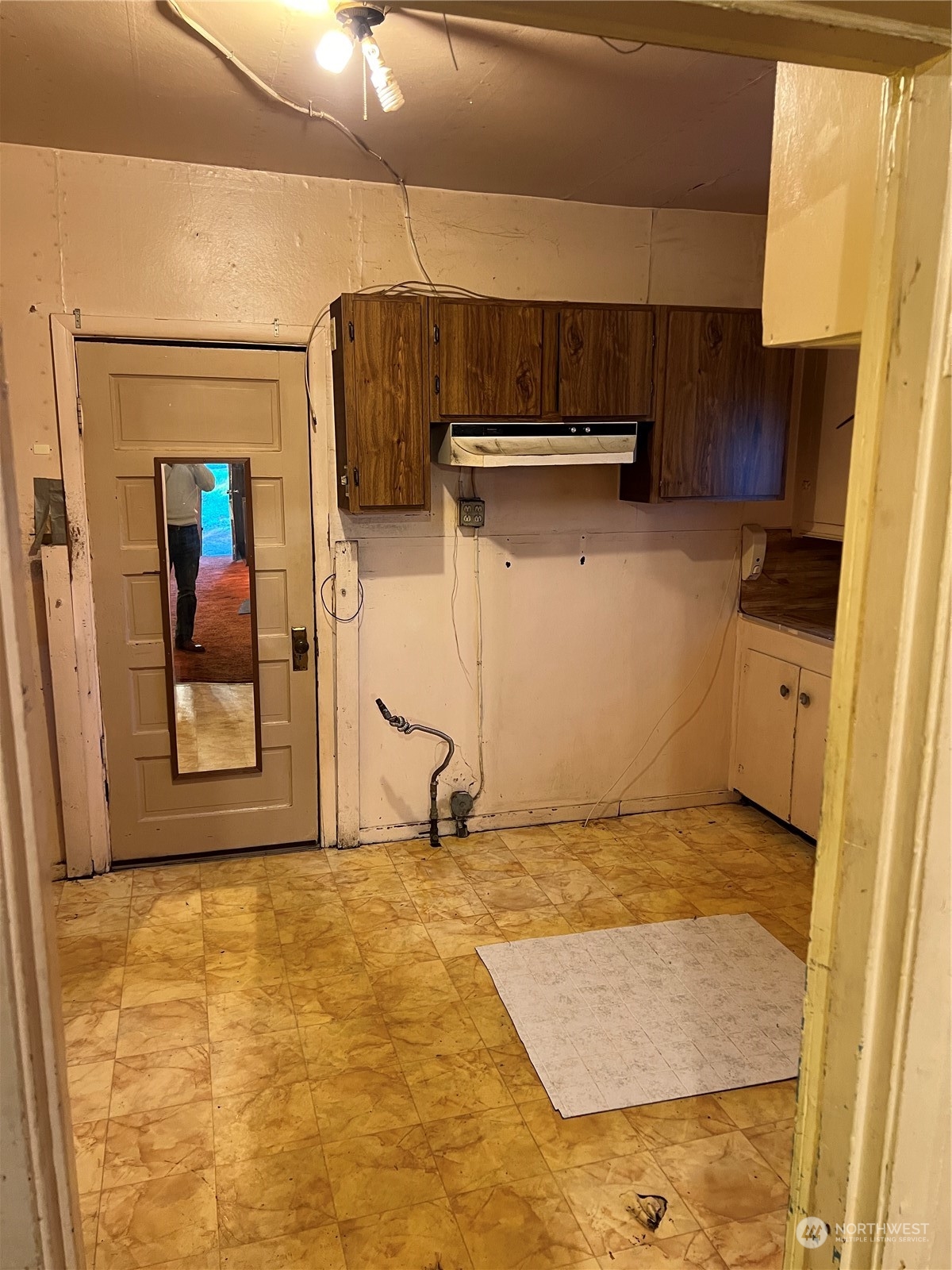 4001 Renton Avenue South Seattle, WA 98108 - Photo 15 of 29 a view of a storage & utility room