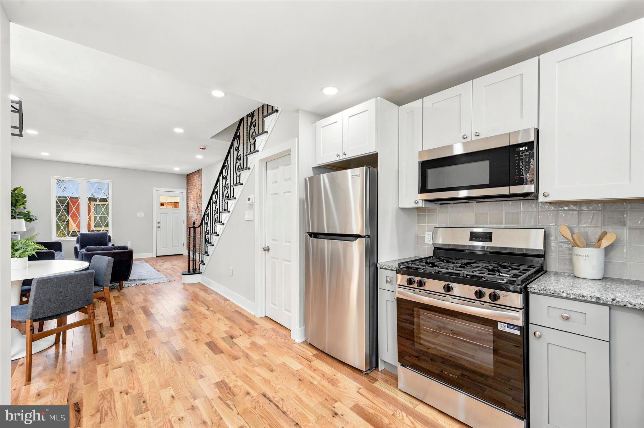 2334 Pierce Street Philadelphia, PA 19145 - Photo 11 of 25