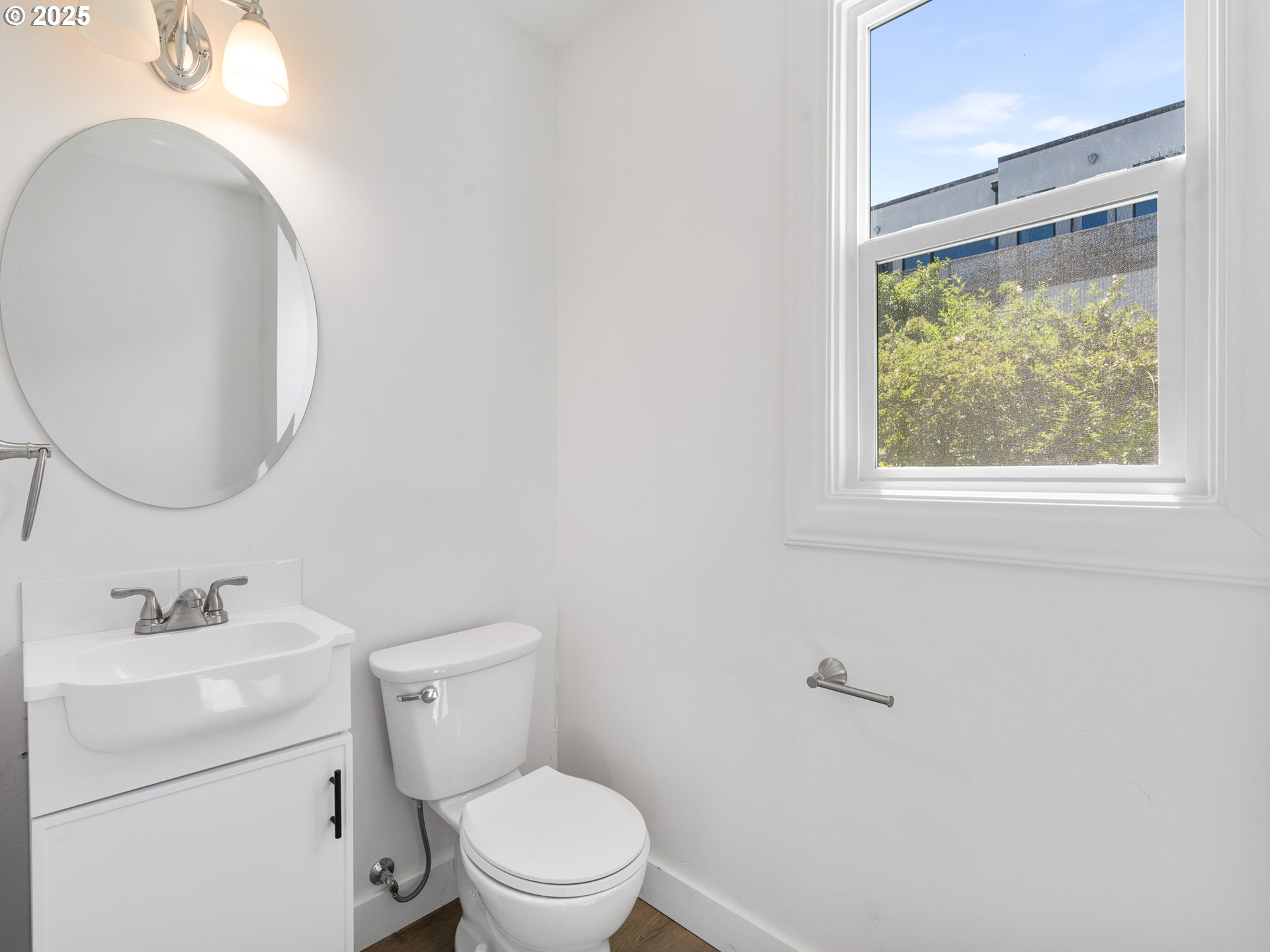 3818 Southeast Morrison Street Portland, OR 97214 - Photo 12 of 16