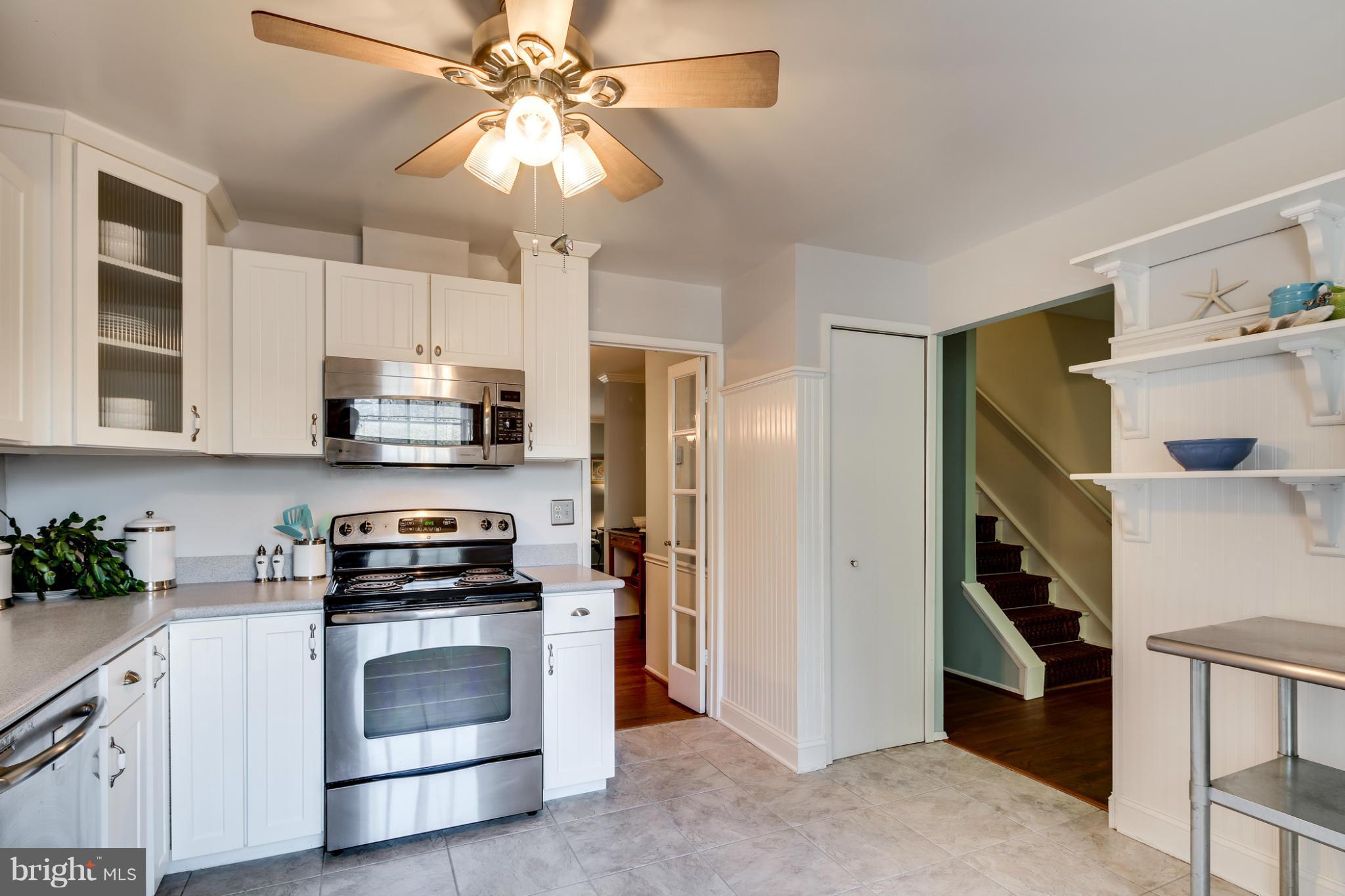 9773 Early Spring Way Columbia, MD 21046 - Photo 11 of 29 Kitchen