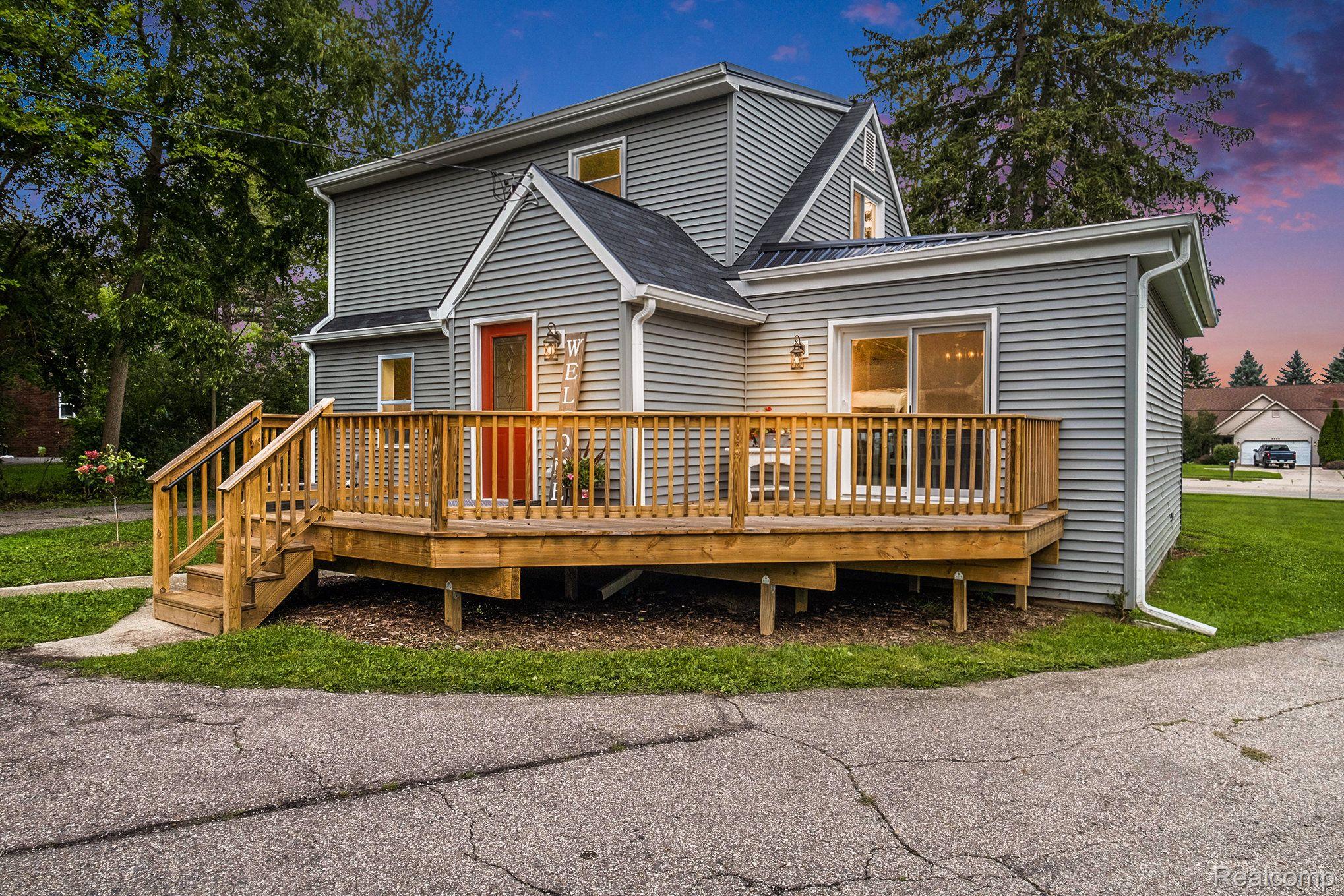 6056 Davison Road Burton, MI 48509 - Photo 4 of 35 Gallery Image 4