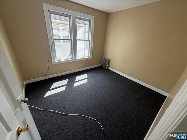 $2,600 | 440-442 East 35th Street, Unit 440, Paterson, NJ 07504