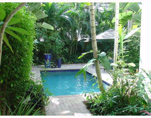 252 East Boca Raton Road Boca Raton, FL 33432 - Photo 17 of 20 Pool Area