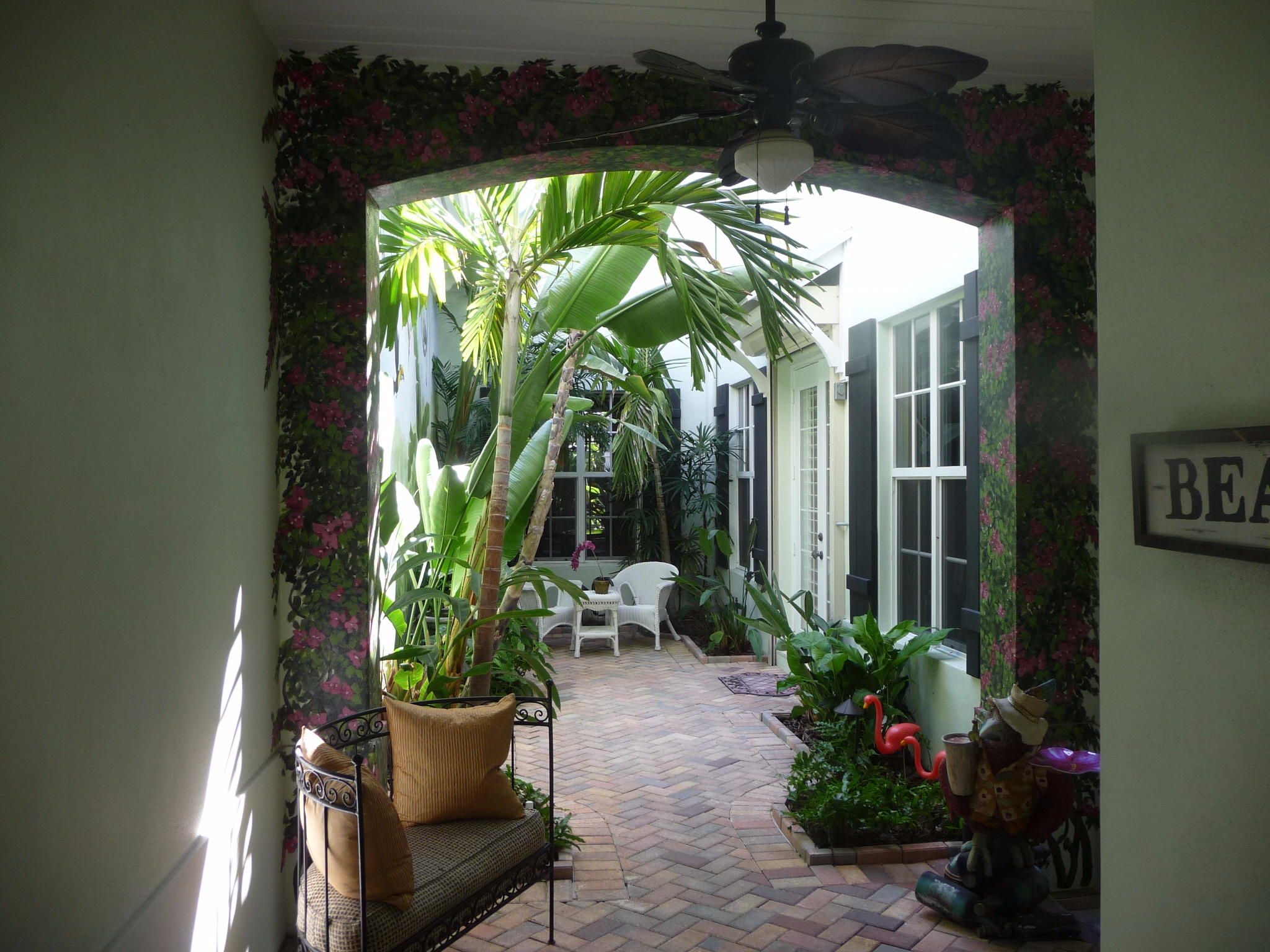 252 East Boca Raton Road Boca Raton, FL 33432 - Photo 2 of 20 Entry Courtyard