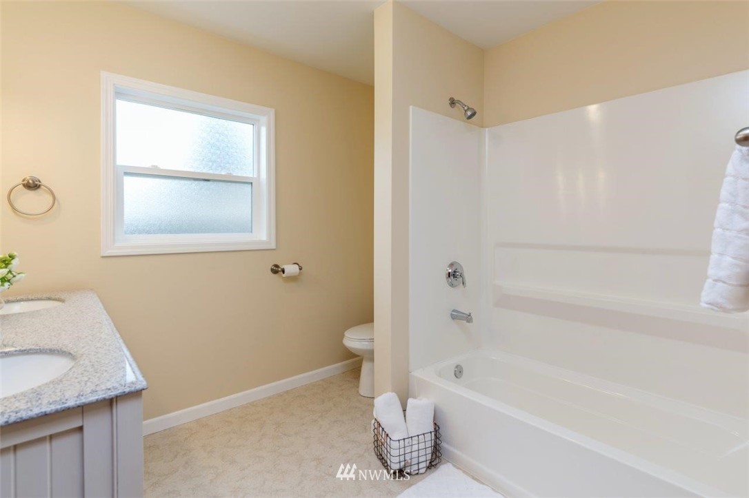 225 Sunnyhill Road West Bremerton, WA 98312 - Photo 15 of 22 Gallery Image 15
