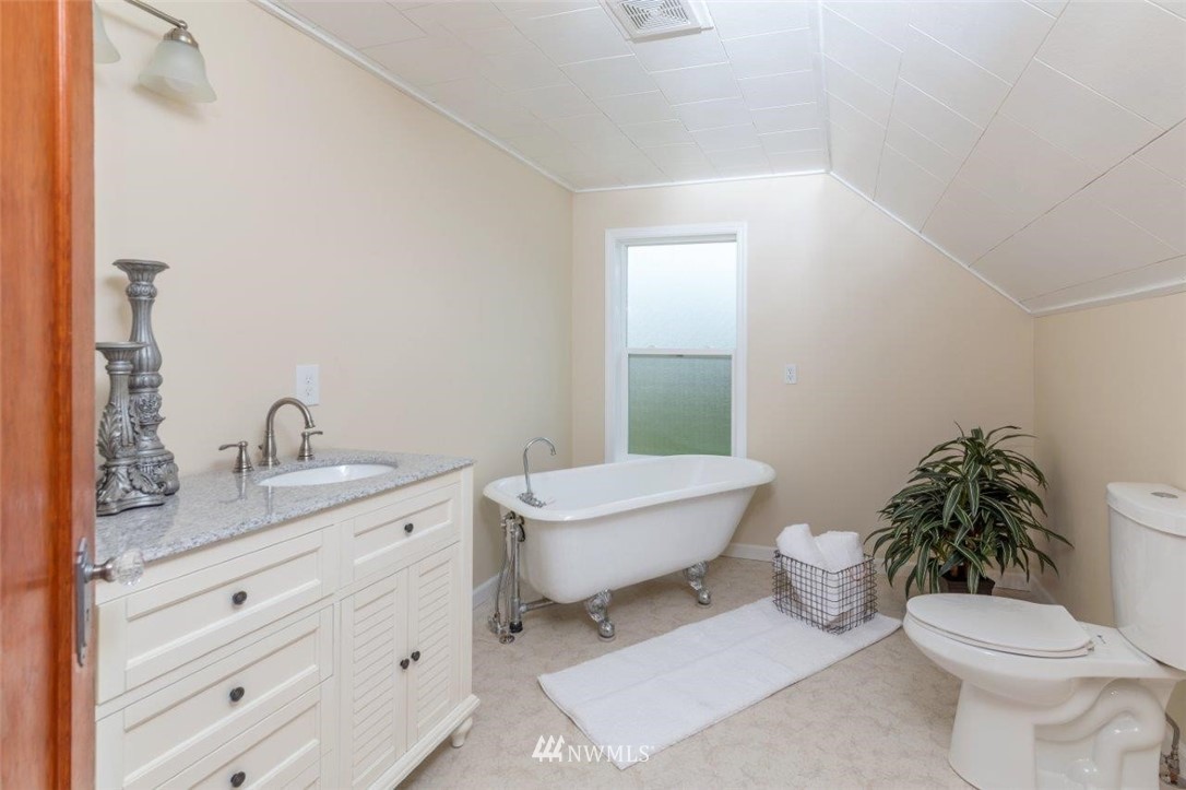 225 Sunnyhill Road West Bremerton, WA 98312 - Photo 20 of 22 Gallery Image 20