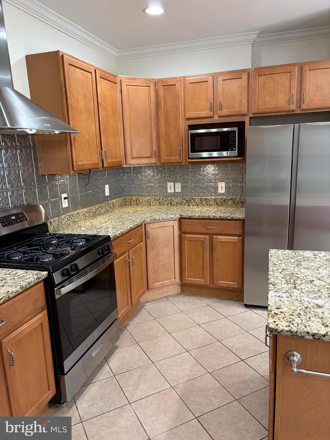 6711 Greendale Road Alexandria, VA 22310 - Photo 14 of 35 Kitchen