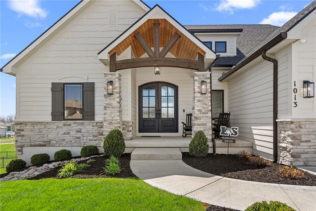 1013 Old Hickory Road Greenwood, MO 64034 - Photo 2 of 50