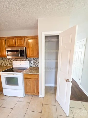 $194,900 | 1491 20th Avenue Northeast, Unit 4, Hickory, NC 28601