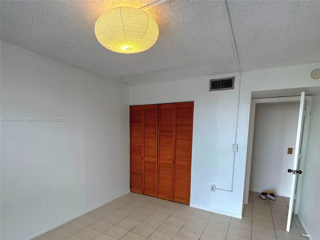 a view of an entryway of the house