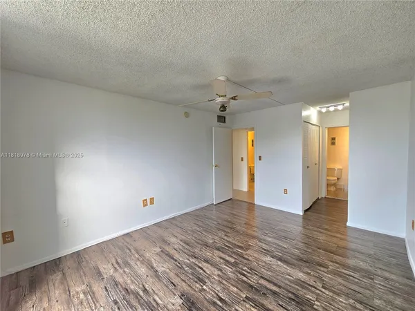 $2,350 | 2500 Northeast 135th Street, Unit B208, North Miami, FL 33181
