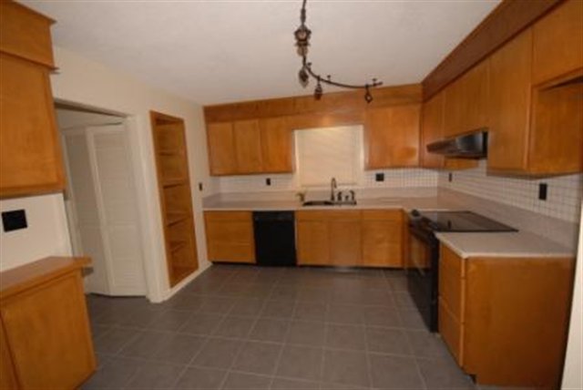 101 Roxbury Drive Seneca, SC 29672 - Photo 9 of 22 Gallery Image 9