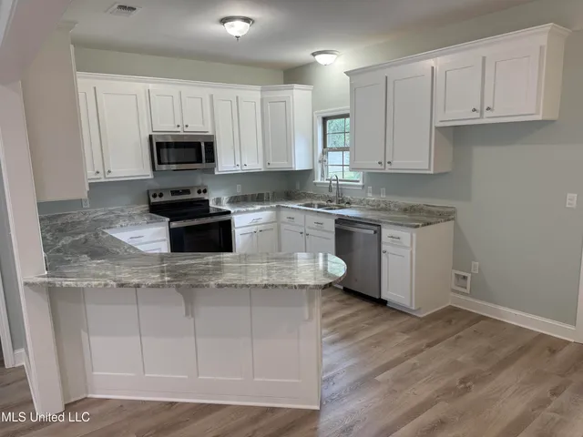 $269,900 | 103 Caleb Cove, Carthage, MS 39051