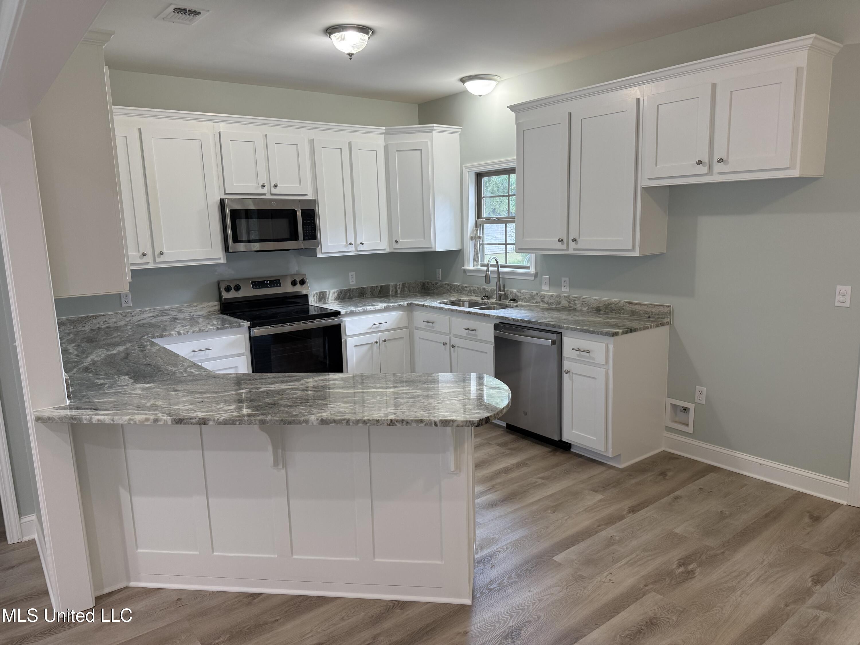 103 Caleb Cove Carthage, MS 39051 - Photo 4 of 18 IMG_5430