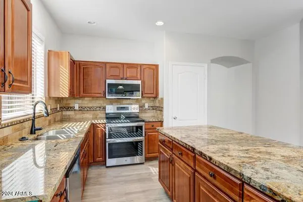 $2,650 | 15441 West Shangri La Road, Surprise, AZ 85379