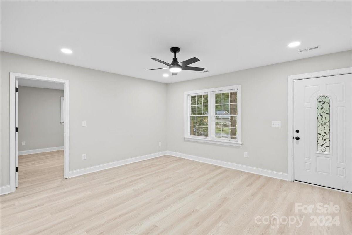 2746 Springbrook Circle Gastonia, NC 28052 - Photo 5 of 44 Gallery Image 5