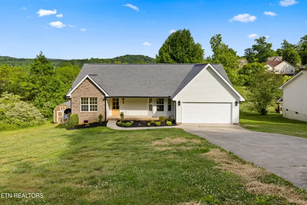 $369,900 | 108 Breezewood Circle, Clinton, TN 37716