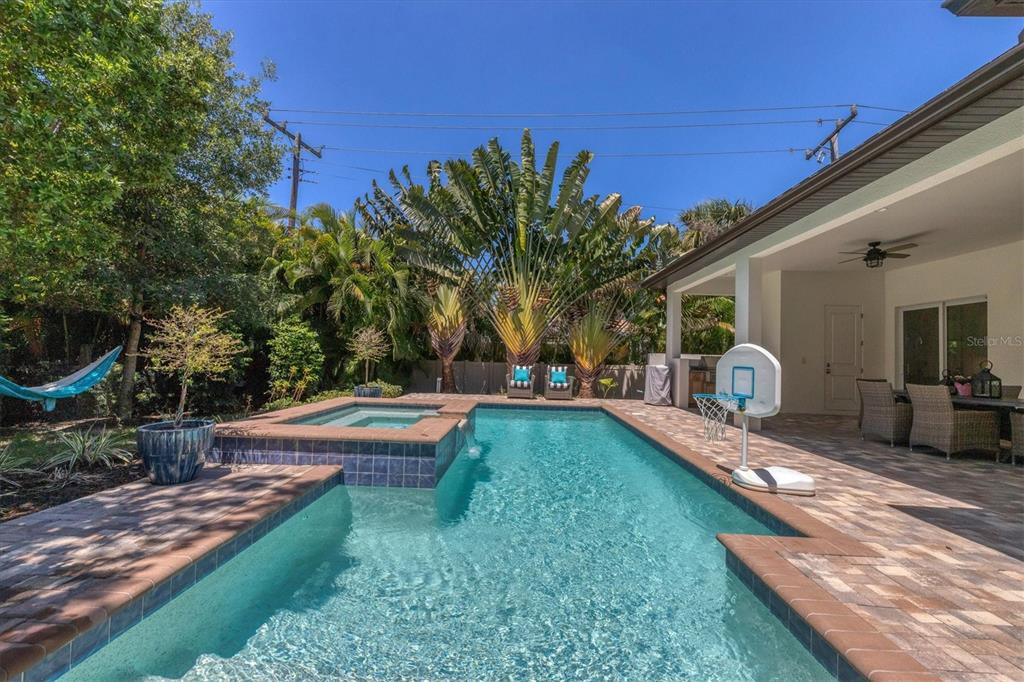 1614 Bay Road Sarasota, FL 34231 - Photo 39 of 51 Gallery Image 39
