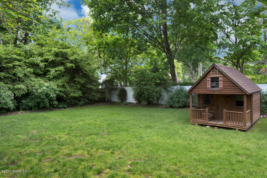 227 Riverside Avenue Riverside, CT 06878 - Photo 20 of 24 227 Riverside Ave Back Yard