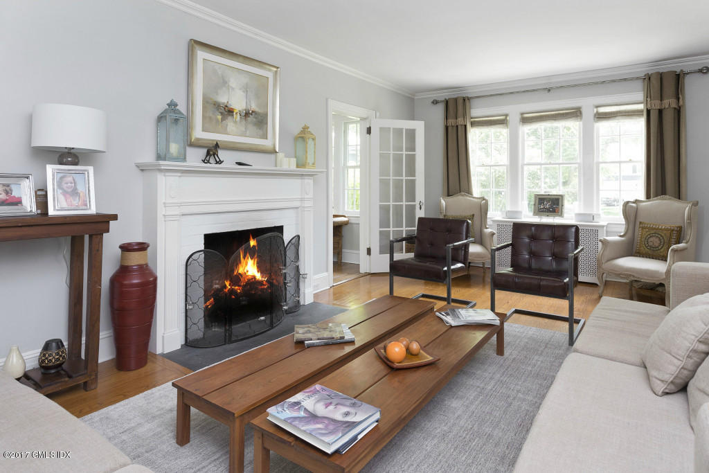 227 Riverside Avenue Riverside, CT 06878 - Photo 3 of 24 227 Riverside Ave Living Room