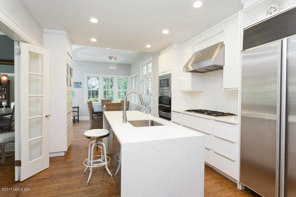 227 Riverside Avenue Riverside, CT 06878 - Photo 8 of 24 227 Riverside ave Kitchen