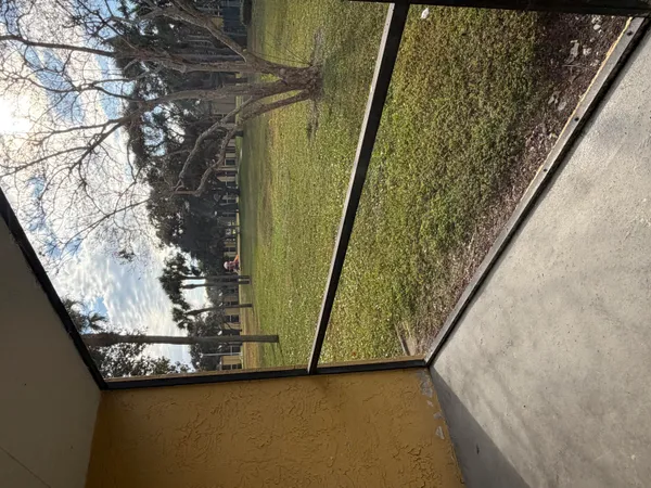 $1,900 | 410 Meadows Circle, Unit 410, Boynton Beach, FL 33436