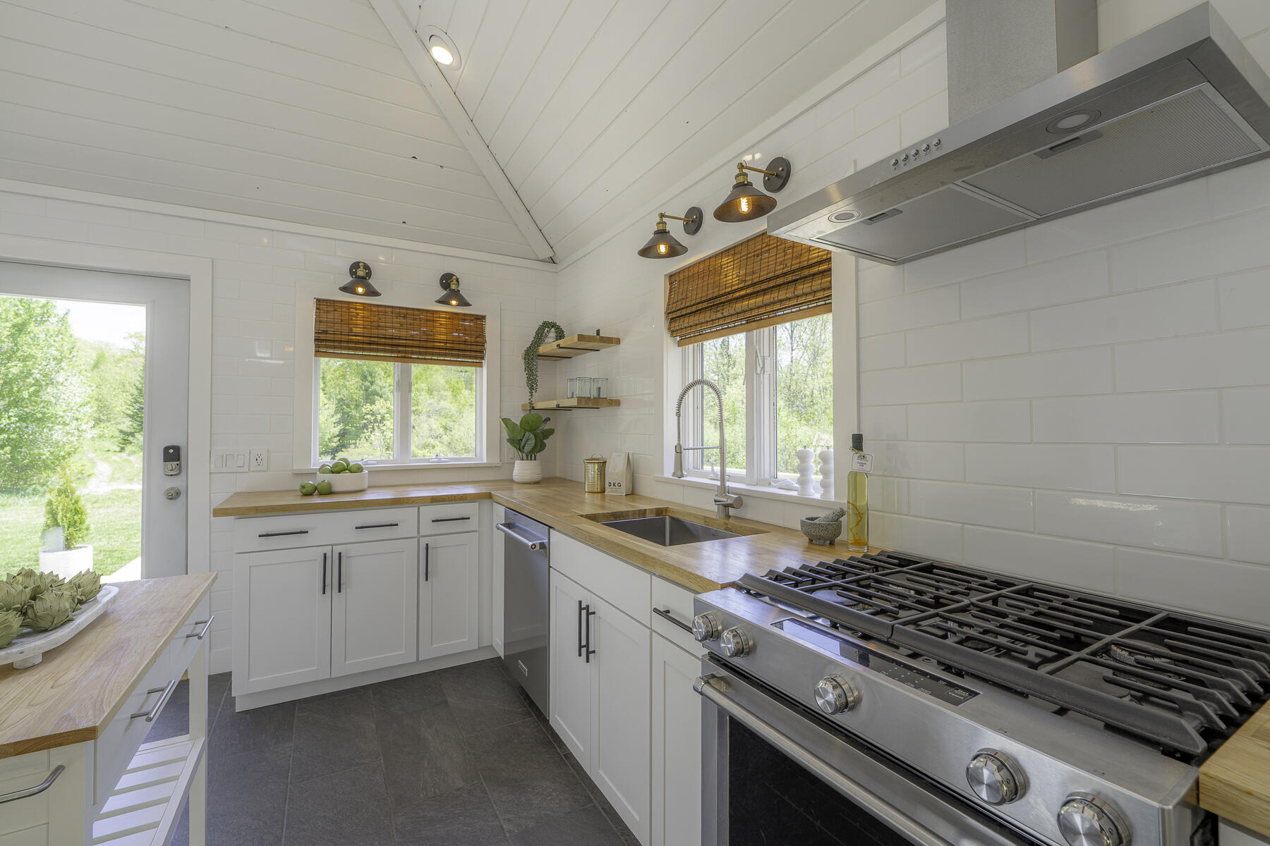 2208 Friendship Road Waldoboro, ME 04572 - Photo 18 of 76 Kitchen