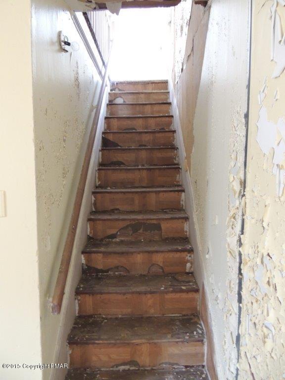 2800 Locust Ridge Road Pocono Lake, PA 18347 - Photo 8 of 20 a view of entryway