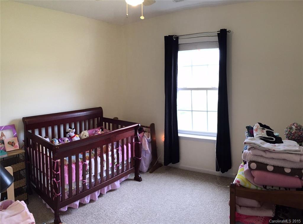 4012 Ranchview Lane Charlotte, NC 28216 - Photo 8 of 12 Gallery Image 8