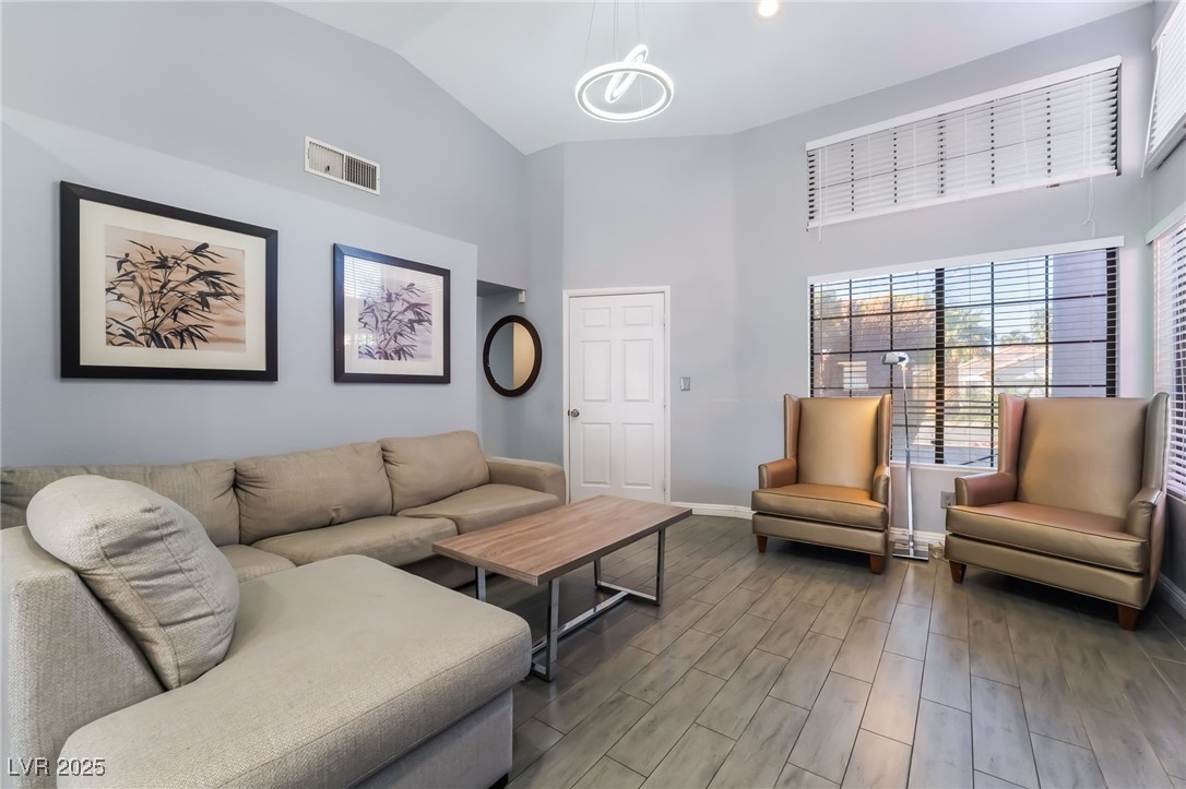 7076 Gunslinger Street Las Vegas, NV 89119 - Photo 11 of 32