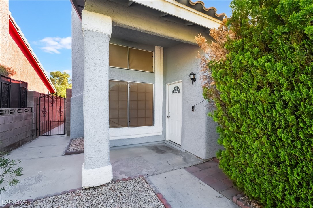 7076 Gunslinger Street Las Vegas, NV 89119 - Photo 4 of 32