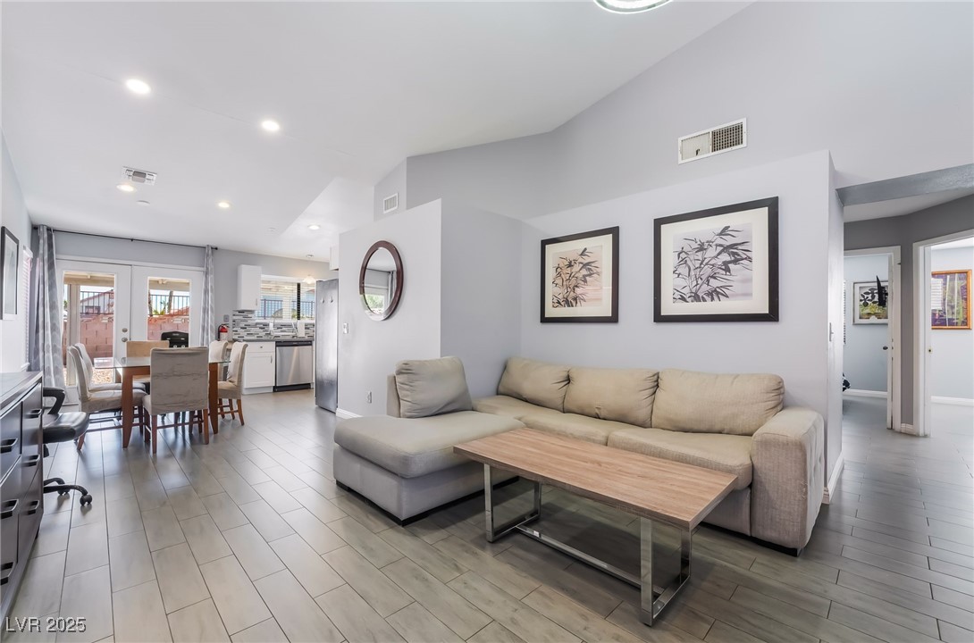 7076 Gunslinger Street Las Vegas, NV 89119 - Photo 8 of 32