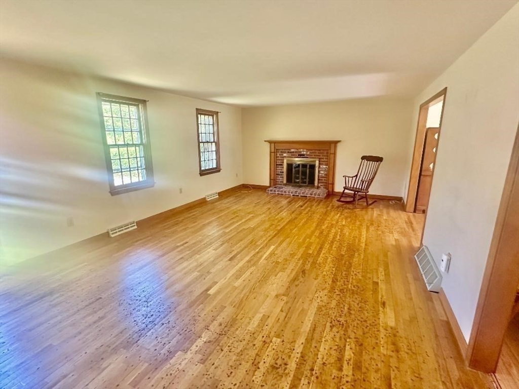 9 Captain Phillips Road West Dennis, MA 02670 - Photo 3 of 14