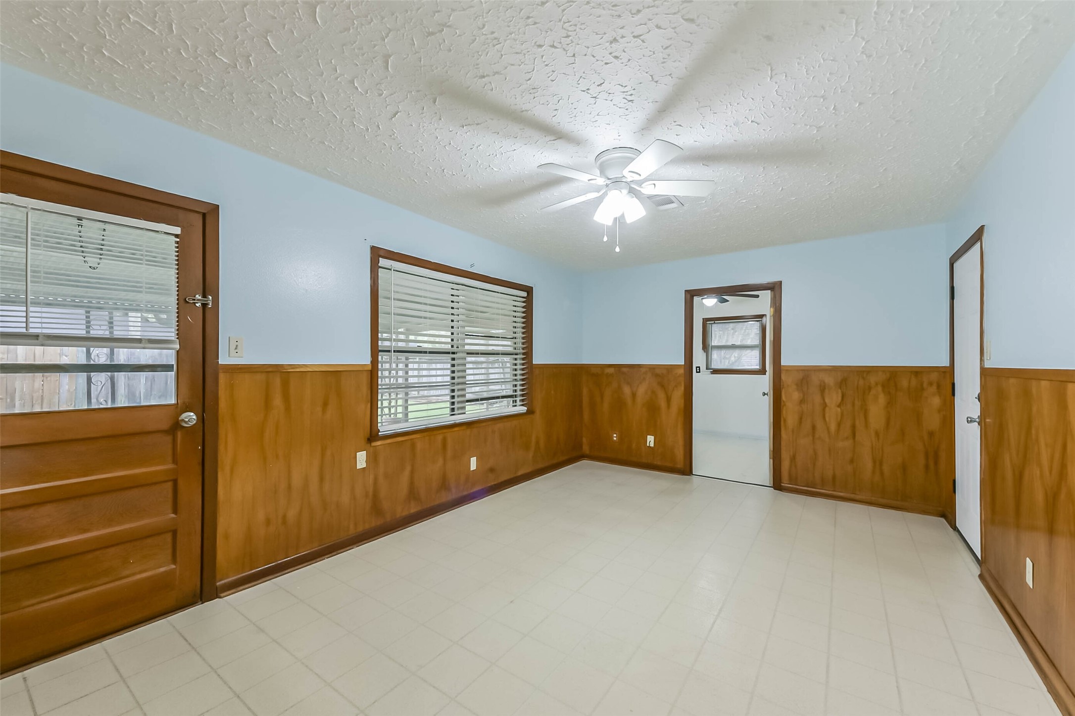705 Dunwick Lane Pasadena, TX 77502 - Photo 12 of 27 a view of an empty room with a window