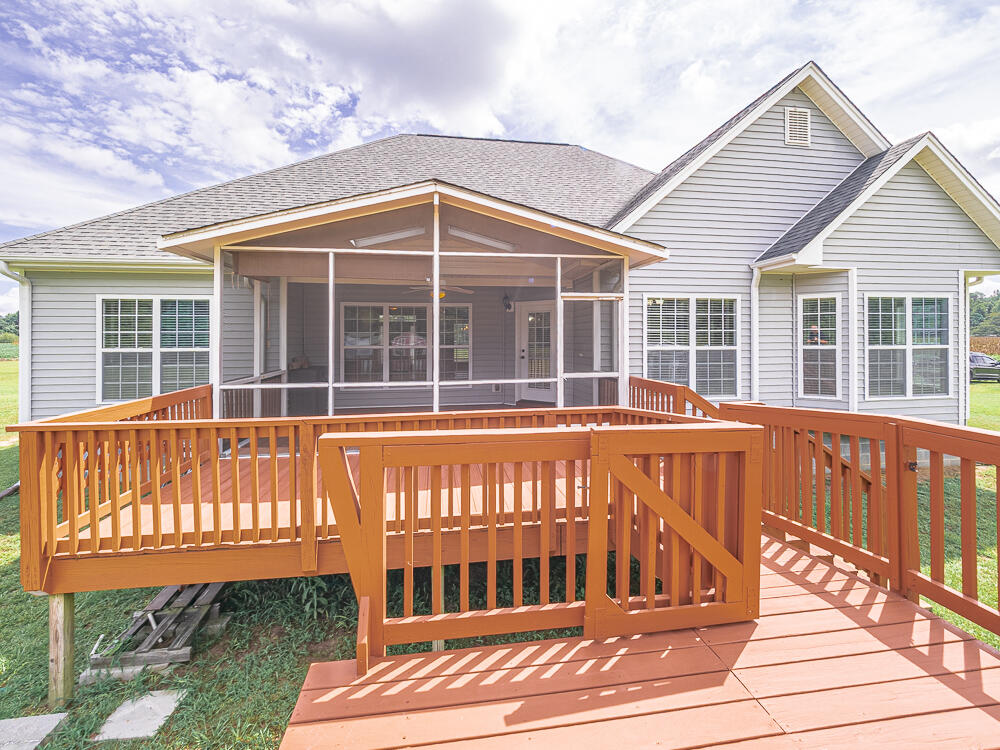 3422 Rev. J. W. Carter Road Summerton, SC 29148 - Photo 31 of 43 Deck