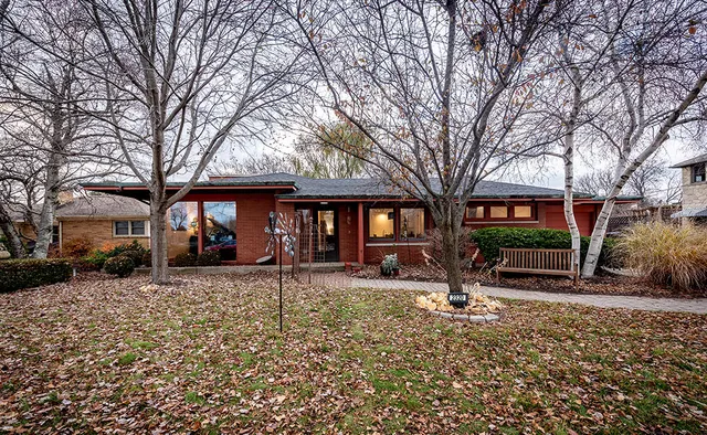 $405,000 | 2320 North Main Street, Racine, WI 53402